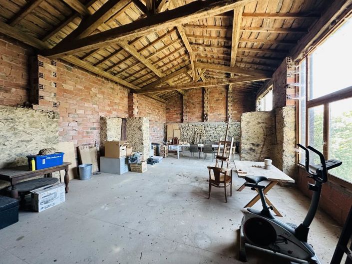 Image No.9-7 Bed Property for sale