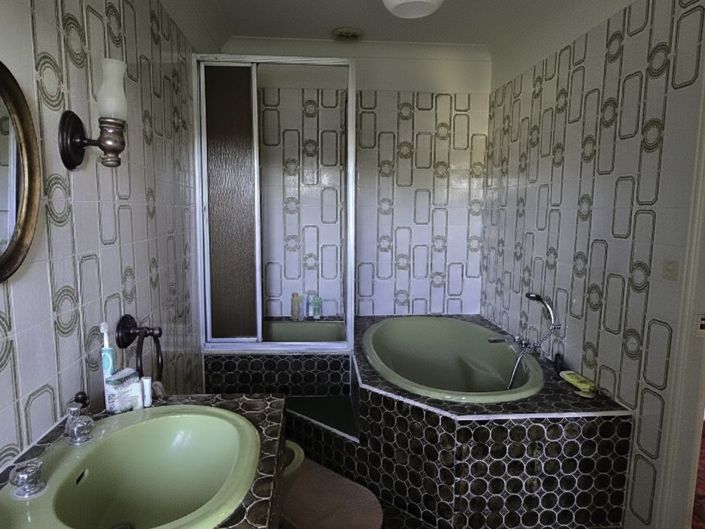 Image No.14-6 Bed Property for sale