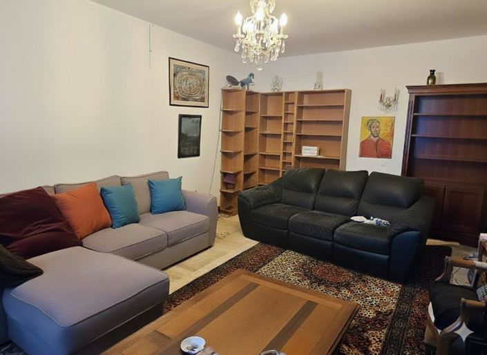 Image No.8-6 Bed Property for sale