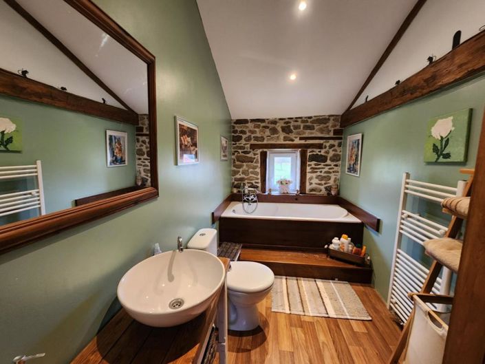 Image No.10-3 Bed Property for sale