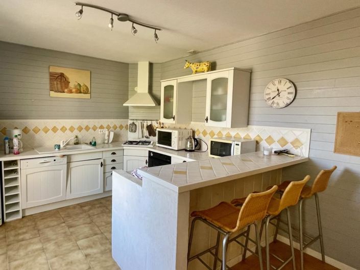 Image No.10-5 Bed Property for sale