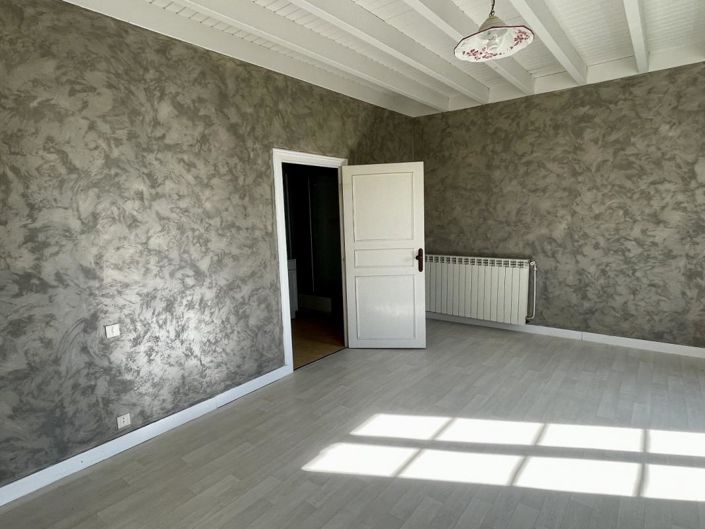 Image No.15-5 Bed Property for sale