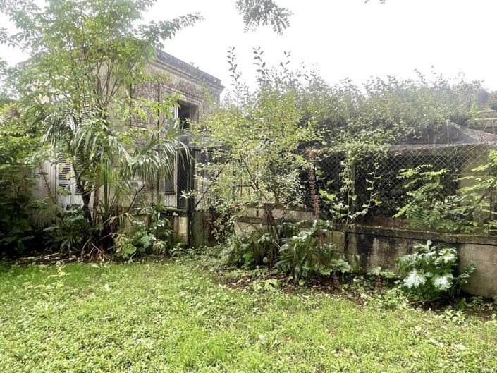 Image No.17-5 Bed Property for sale