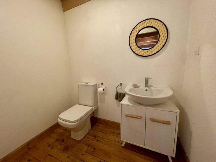 Image No.14-3 Bed Property for sale