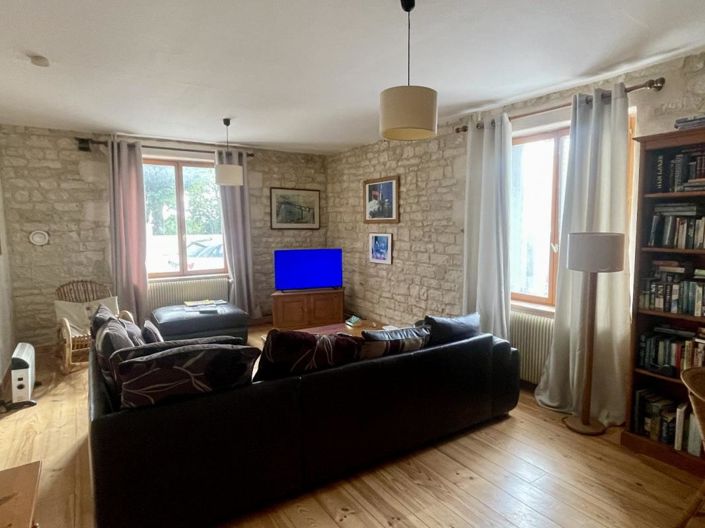 Image No.15-3 Bed Property for sale