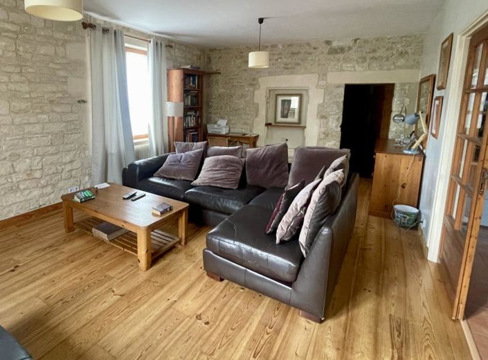 Image No.3-3 Bed Property for sale