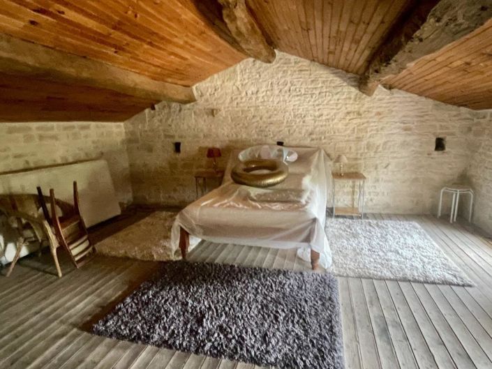 Image No.16-3 Bed Property for sale