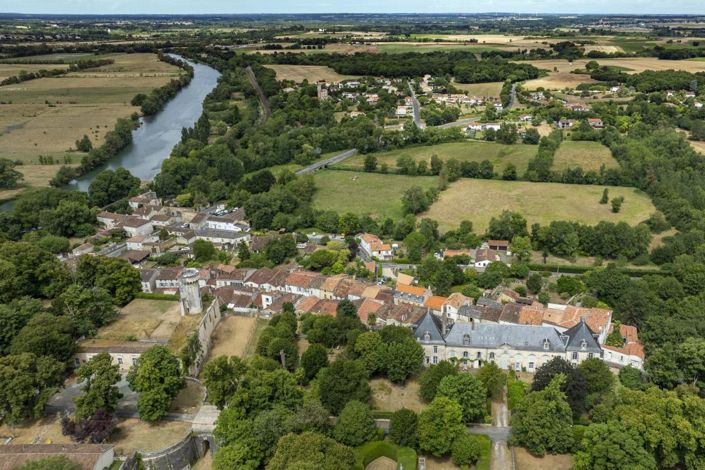 Image No.16-6 Bed Chateaux for sale