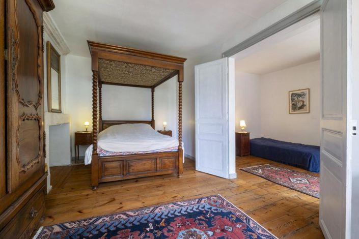 Image No.4-6 Bed Chateaux for sale