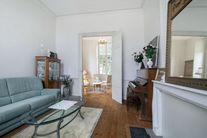 Image No.7-6 Bed Chateaux for sale