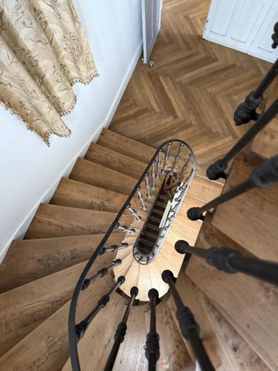 Image No.14-9 Bed Property for sale