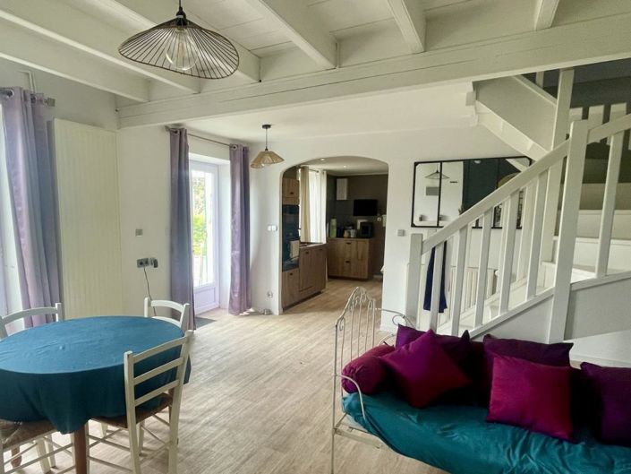 Image No.2-5 Bed Property for sale