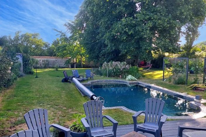 Image No.16-6 Bed Property for sale