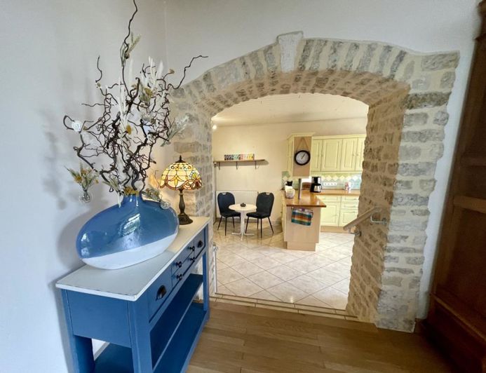 Image No.19-5 Bed Property for sale