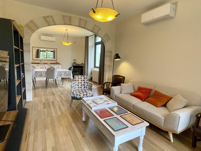 Image No.8-5 Bed Property for sale