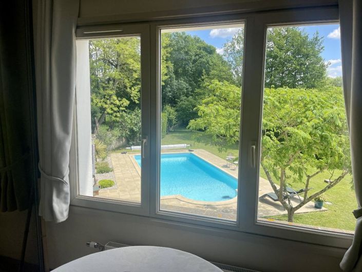 Image No.9-5 Bed Property for sale