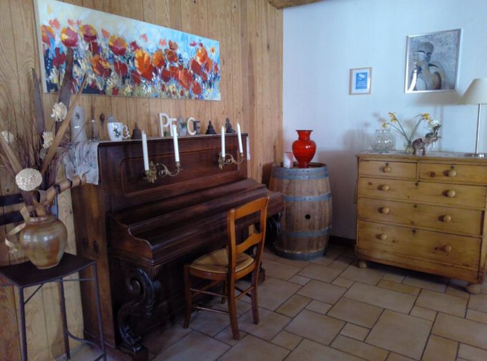 Image No.6-12 Bed House for sale