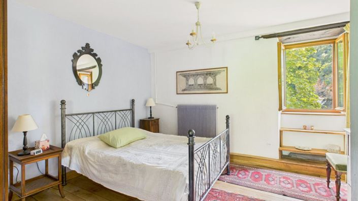 Image No.10-5 Bed House for sale