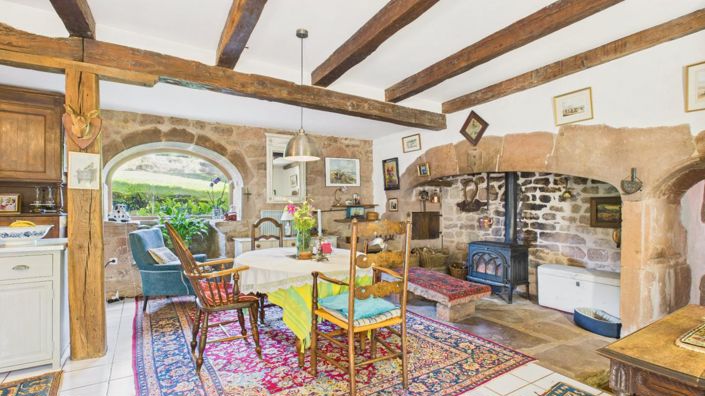 Image No.6-5 Bed House for sale