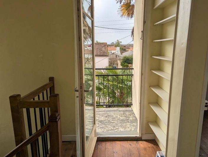 Image No.5-3 Bed Property for sale