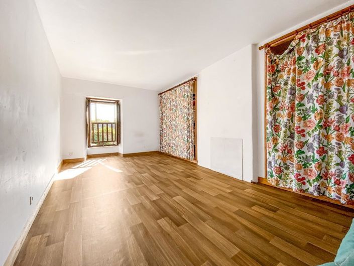 Image No.13-4 Bed Property for sale