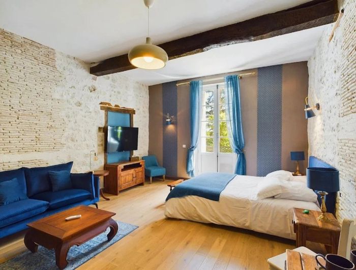 Image No.17-22 Bed House for sale