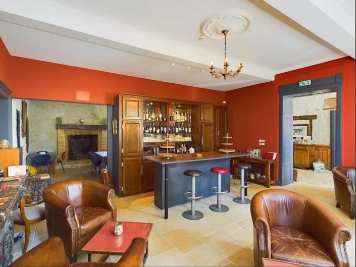 Image No.8-22 Bed House for sale