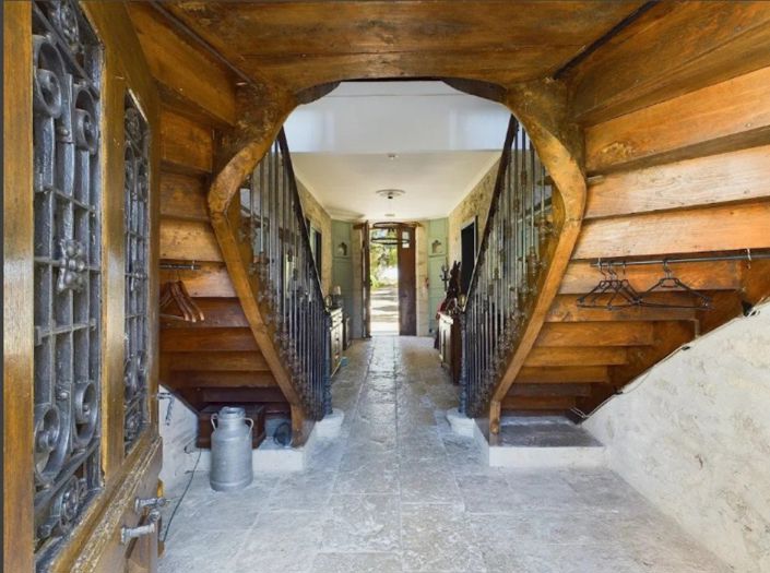 Image No.9-22 Bed House for sale