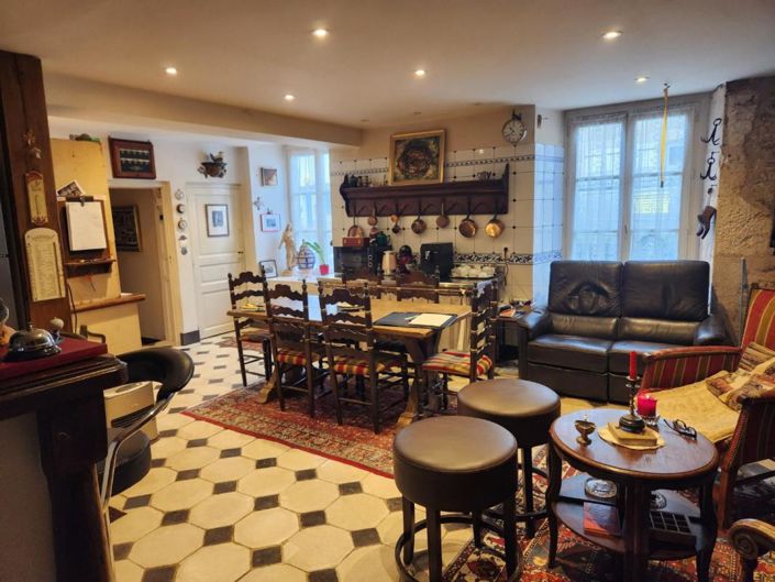 Image No.4-9 Bed House for sale