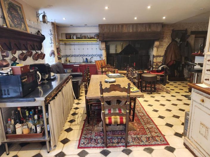 Image No.5-9 Bed House for sale