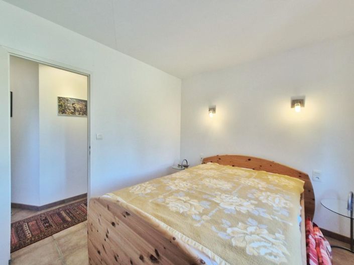 Image No.16-4 Bed House for sale