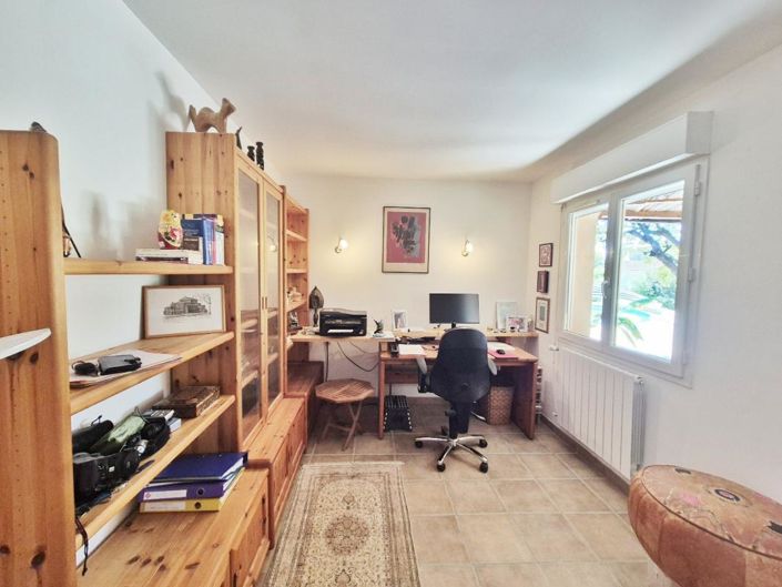 Image No.17-4 Bed House for sale