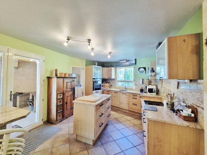 Image No.9-4 Bed House for sale