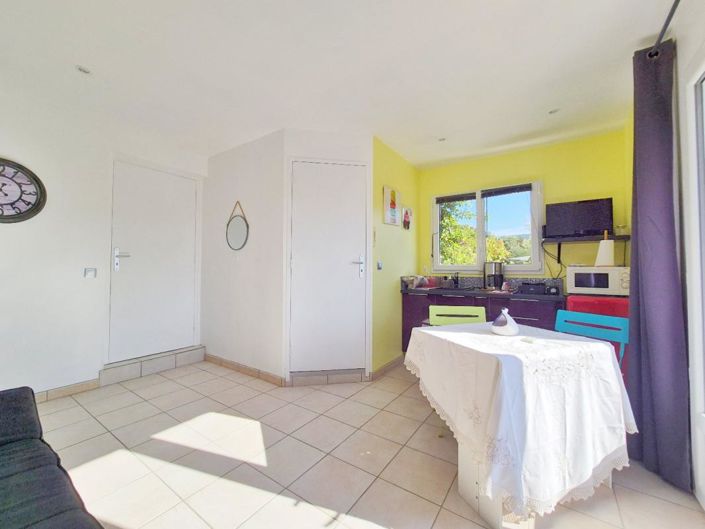 Image No.10-4 Bed Property for sale