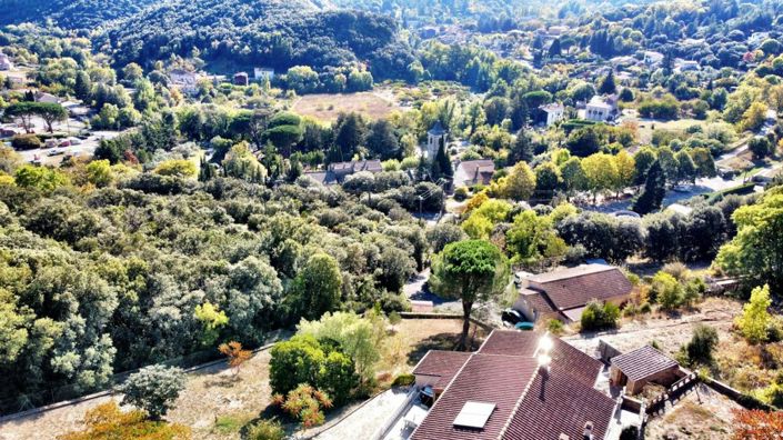 Image No.12-4 Bed Property for sale