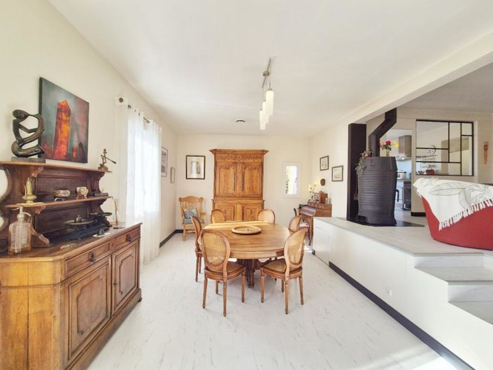 Image No.15-4 Bed Property for sale