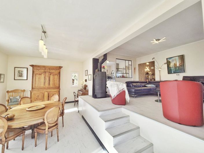 Image No.7-4 Bed Property for sale