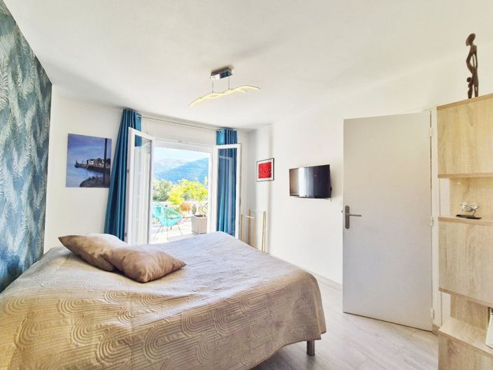 Image No.8-4 Bed Property for sale