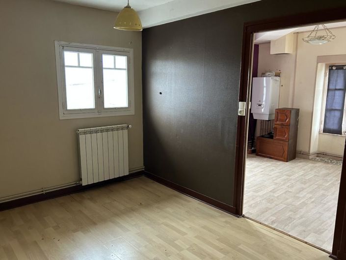 Image No.14-3 Bed Property for sale