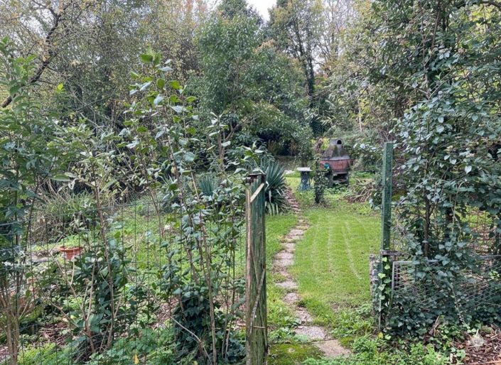 Image No.8-3 Bed Property for sale