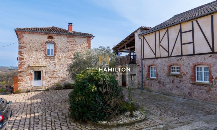 Image No.17-8 Bed Property for sale