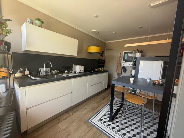 Image No.9-7 Bed Property for sale