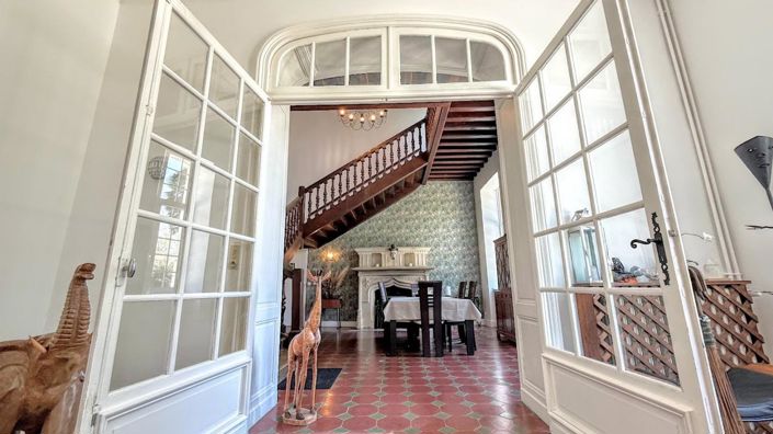 Image No.15-11 Bed Property for sale