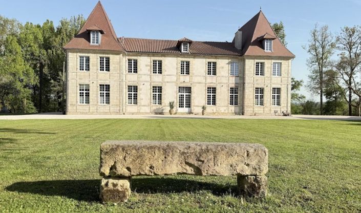 Image No.20-11 Bed Property for sale