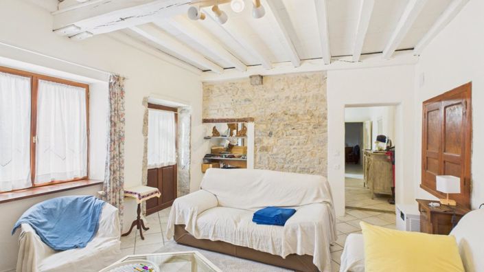 Image No.11-11 Bed House for sale