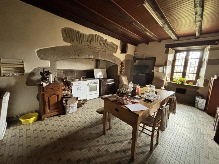 Image No.10-5 Bed Property for sale