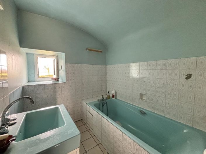 Image No.14-5 Bed Property for sale