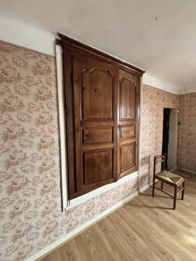 Image No.20-5 Bed Property for sale