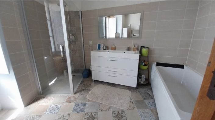 Image No.11-4 Bed Property for sale