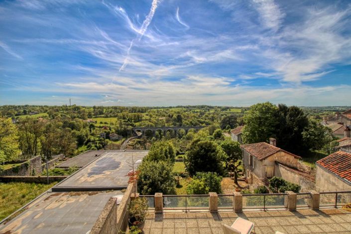 Image No.1-5 Bed Property for sale